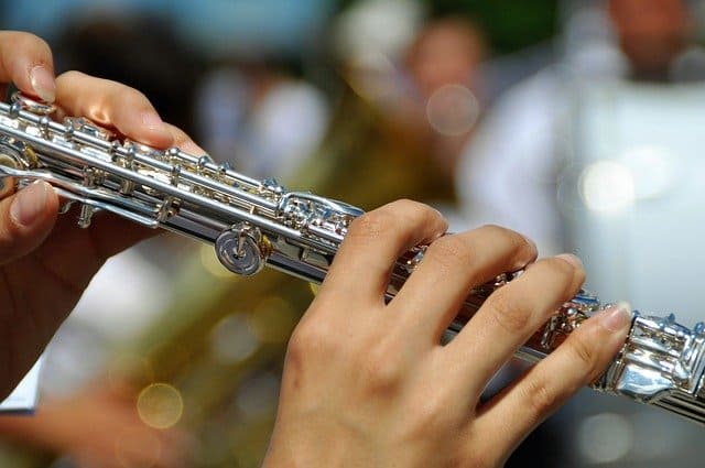 How to Hold a Flute